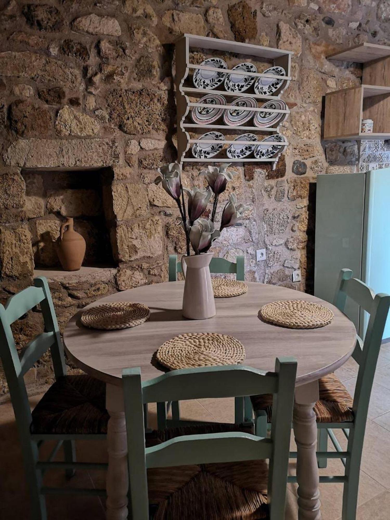 M&M Stone-Village House-Family-Vintage Lindos  Ngoại thất bức ảnh